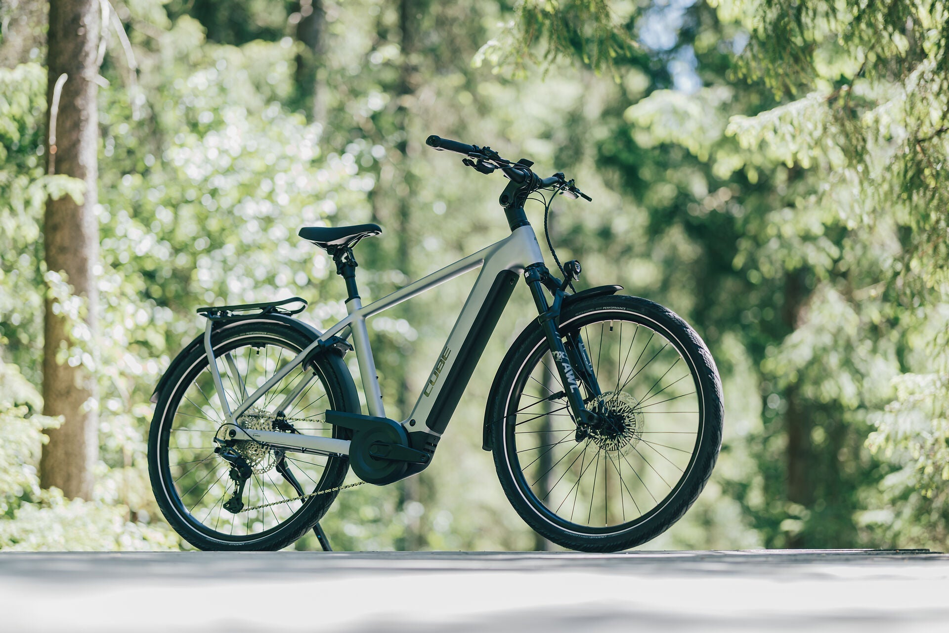Cube Kathmandu Hybrid EXC 800 slategrey´n´chrome 2027 – E-Trekkingrad – Seitenansicht 3