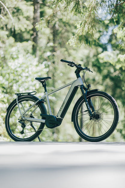 Cube Kathmandu Hybrid EXC 800 slategrey´n´chrome 2027 – E-Trekkingrad – Seitenansicht 4