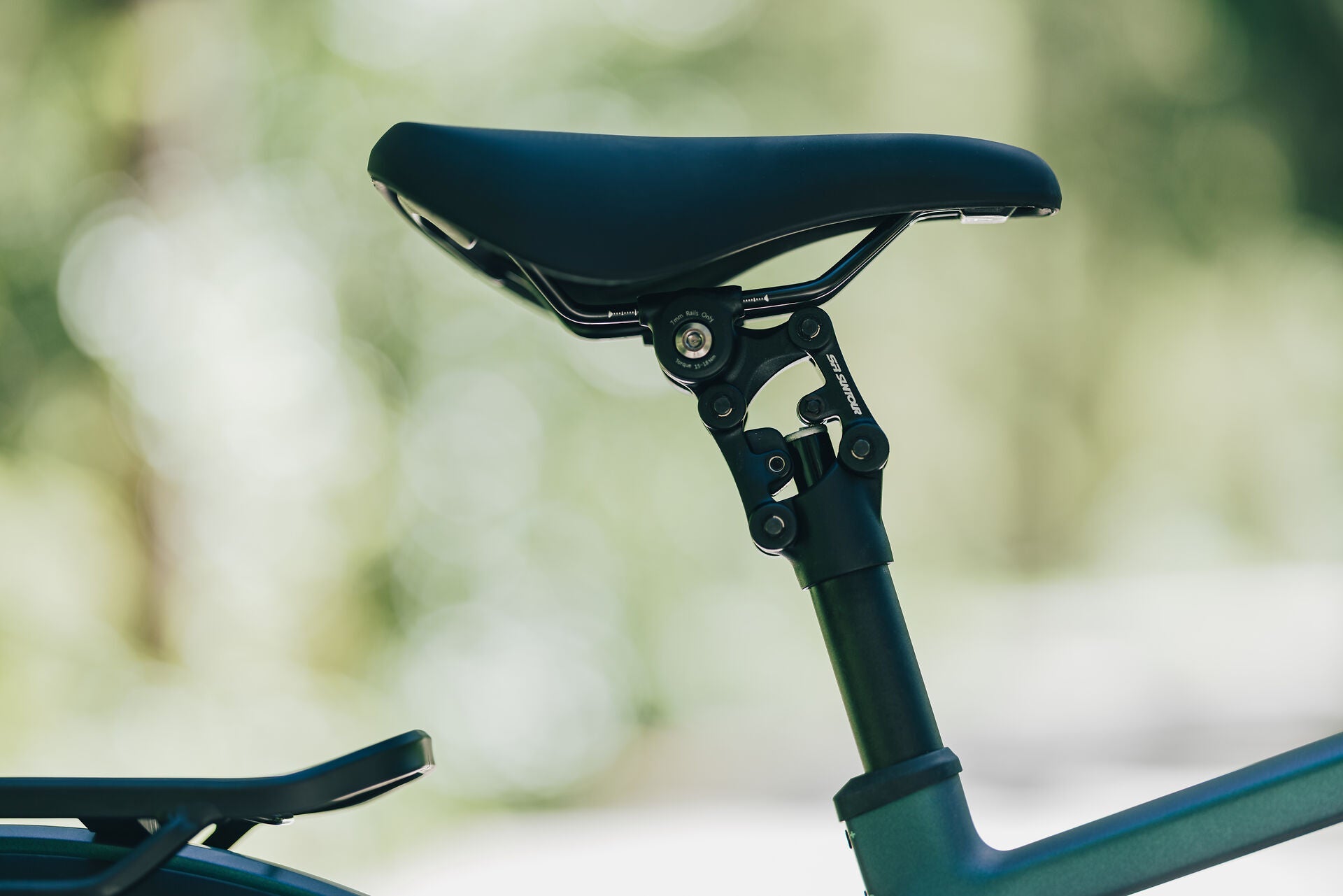 Cube Kathmandu Hybrid Pro 800 smaragdgrey´n´black 2027 – E-Trekkingrad – Detailansicht 2
