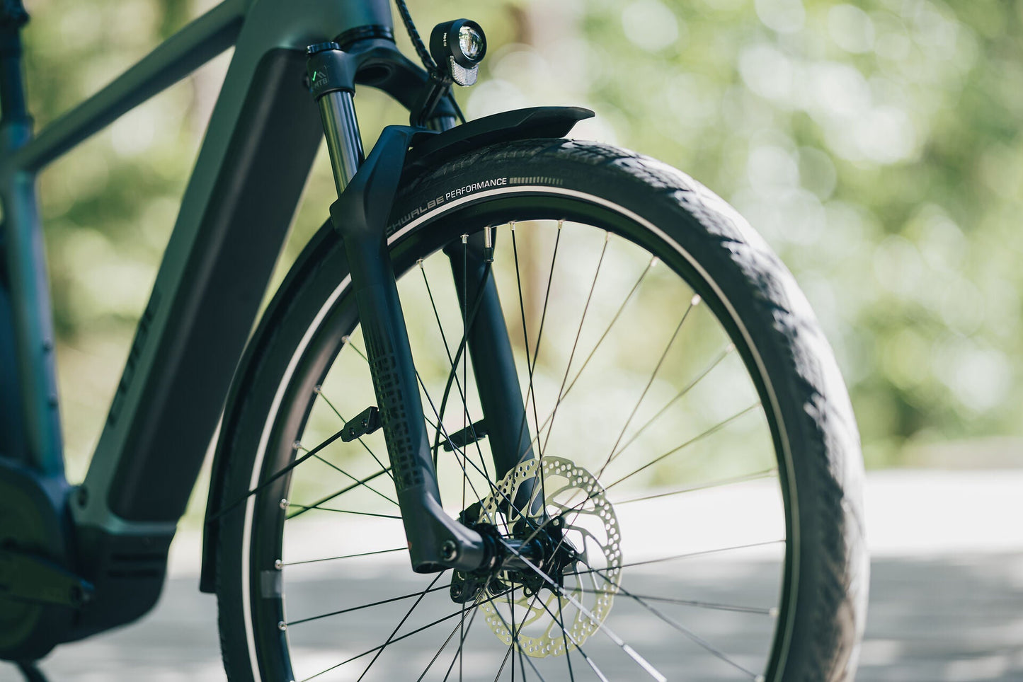 Cube Kathmandu Hybrid Pro 800 smaragdgrey´n´black 2027 – E-Trekkingrad – Detailansicht 10