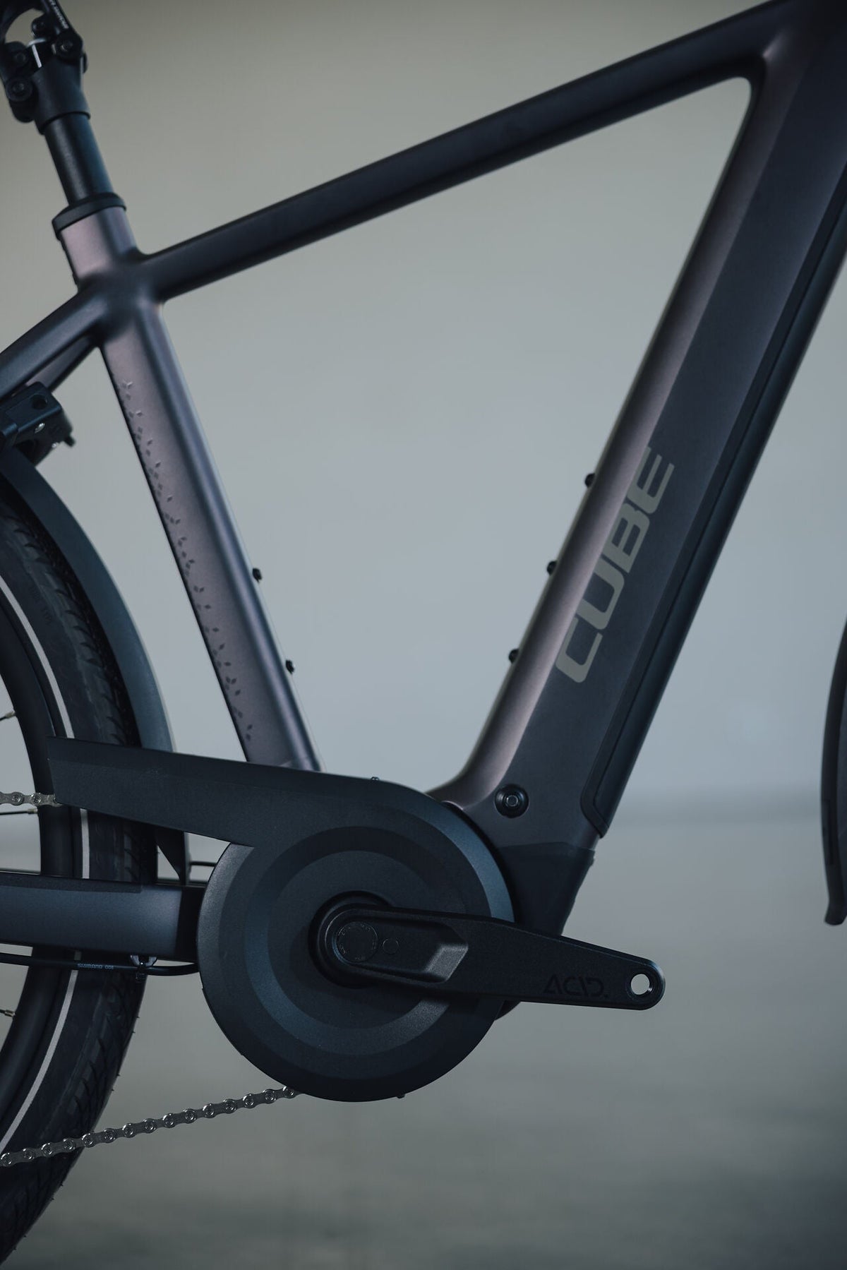 Cube Kathmandu Hybrid SLT 800 mysticgraphite´n´reflex Easy Entry 2027 – E-Trekkingrad – Detailansicht 1