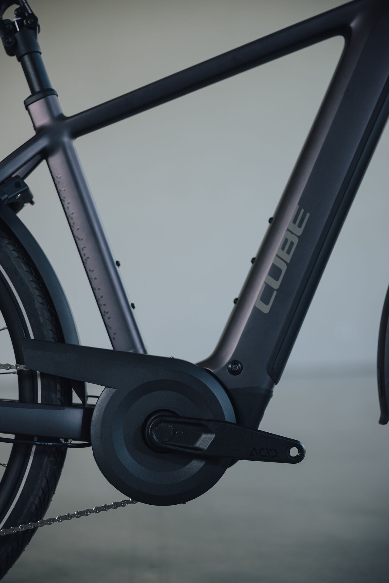 Cube Kathmandu Hybrid SLT 800 mysticgraphite´n´reflex Easy Entry 2027 – E-Trekkingrad – Detailansicht 1