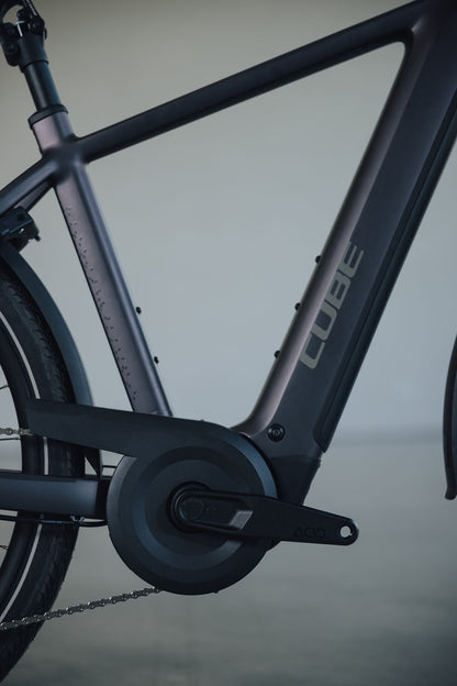 Cube Kathmandu Hybrid SLT 800 mysticgraphite´n´reflex Easy Entry 2027 – E-Trekkingrad – Detailansicht 1