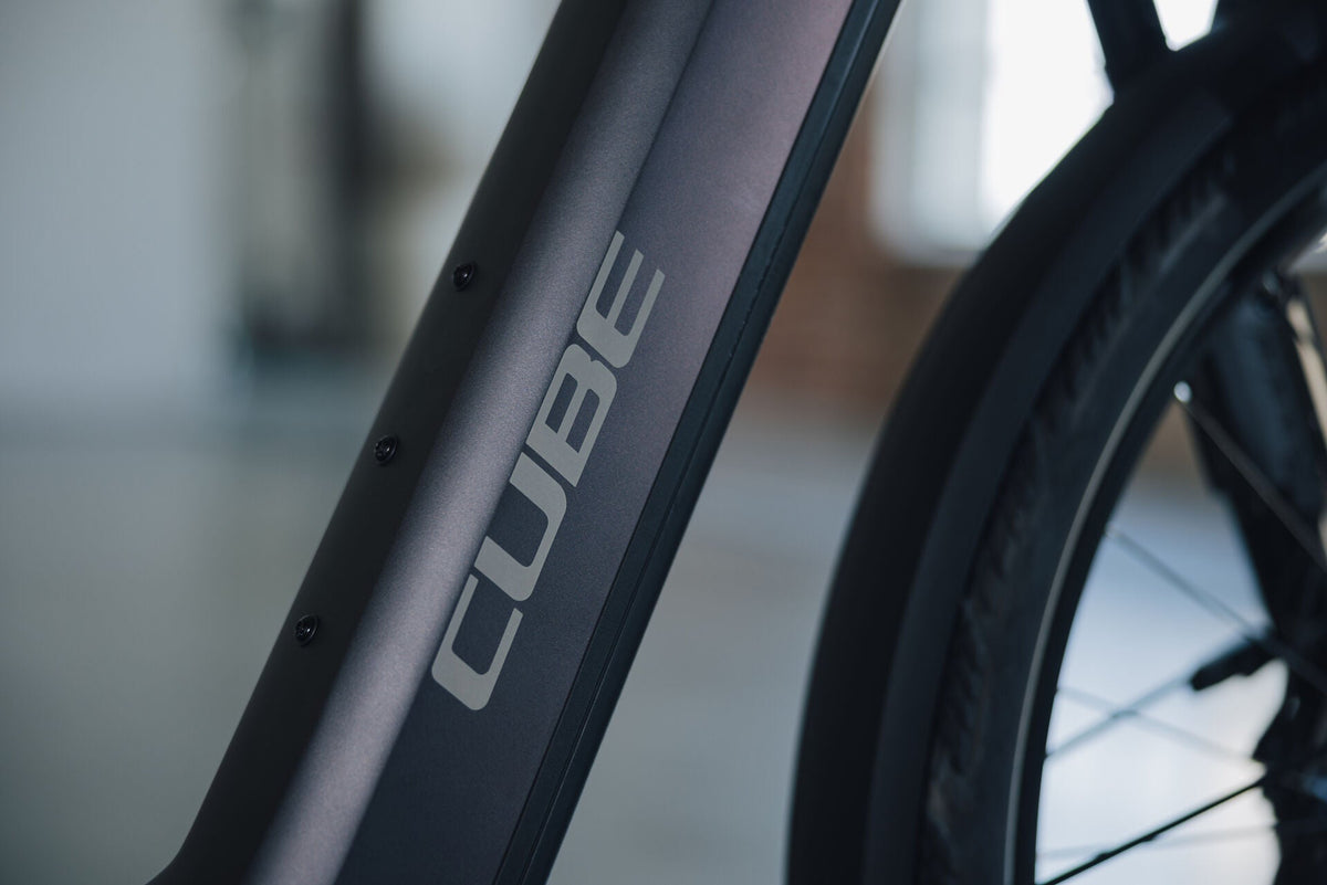 Cube Kathmandu Hybrid SLT 800 mysticgraphite´n´reflex Easy Entry 2027 – E-Trekkingrad – Detailansicht 5