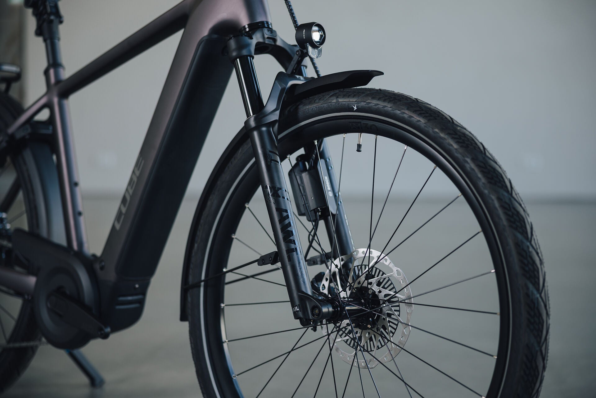 Cube Kathmandu Hybrid SLT 800 mysticgraphite´n´reflex Easy Entry 2027 – E-Trekkingrad – Detailansicht 10
