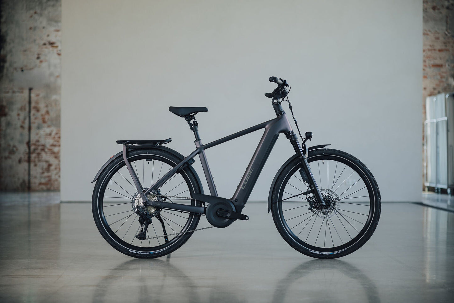 Cube Kathmandu Hybrid SLT 800 mysticgraphite´n´reflex Easy Entry 2027 – E-Trekkingrad – Seitenansicht 1