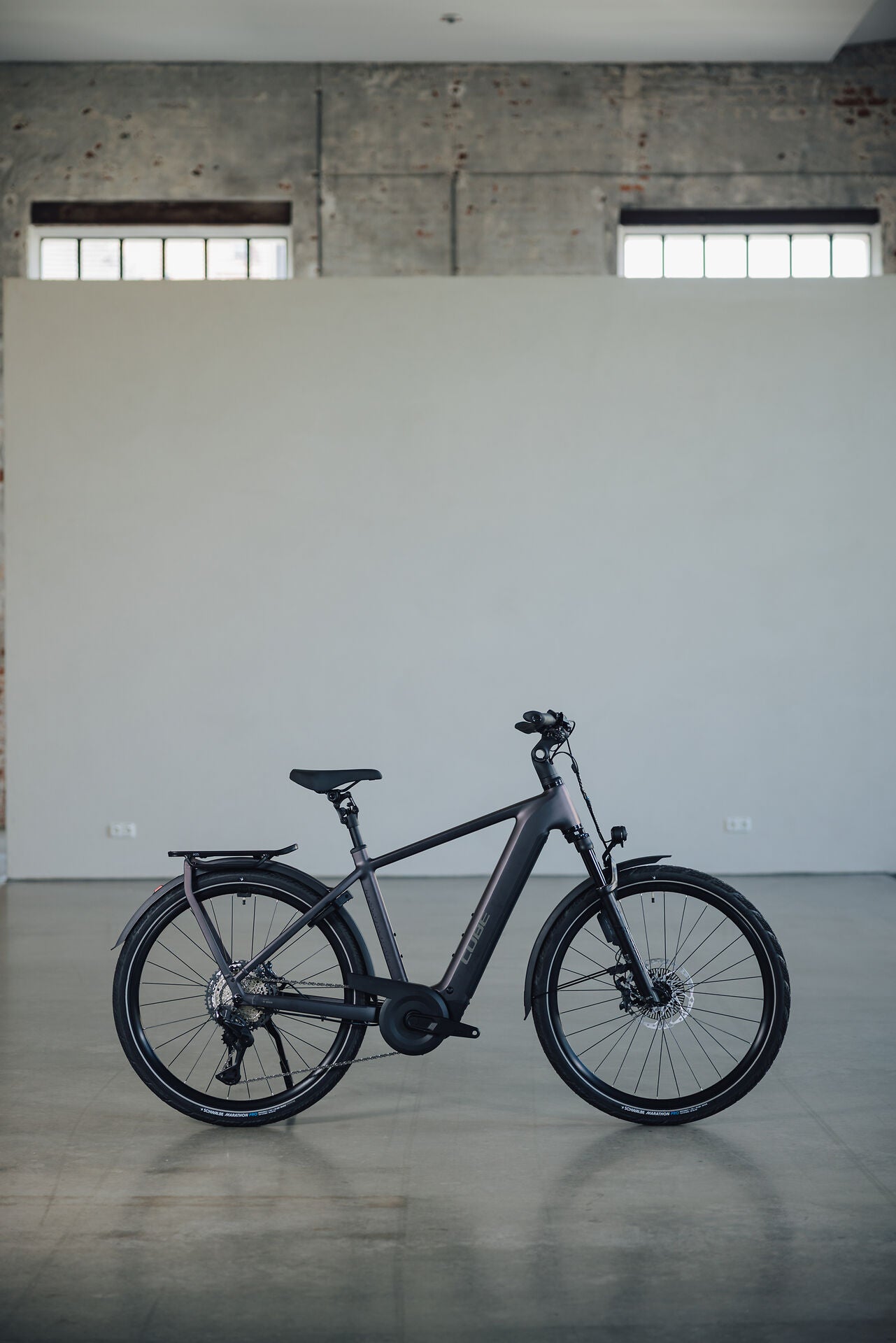 Cube Kathmandu Hybrid SLT 800 mysticgraphite´n´reflex Easy Entry 2027 – E-Trekkingrad – Seitenansicht 2