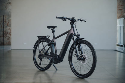 Cube Kathmandu Hybrid SLT 800 mysticgraphite´n´reflex Easy Entry 2027 – E-Trekkingrad – Seitenansicht 3