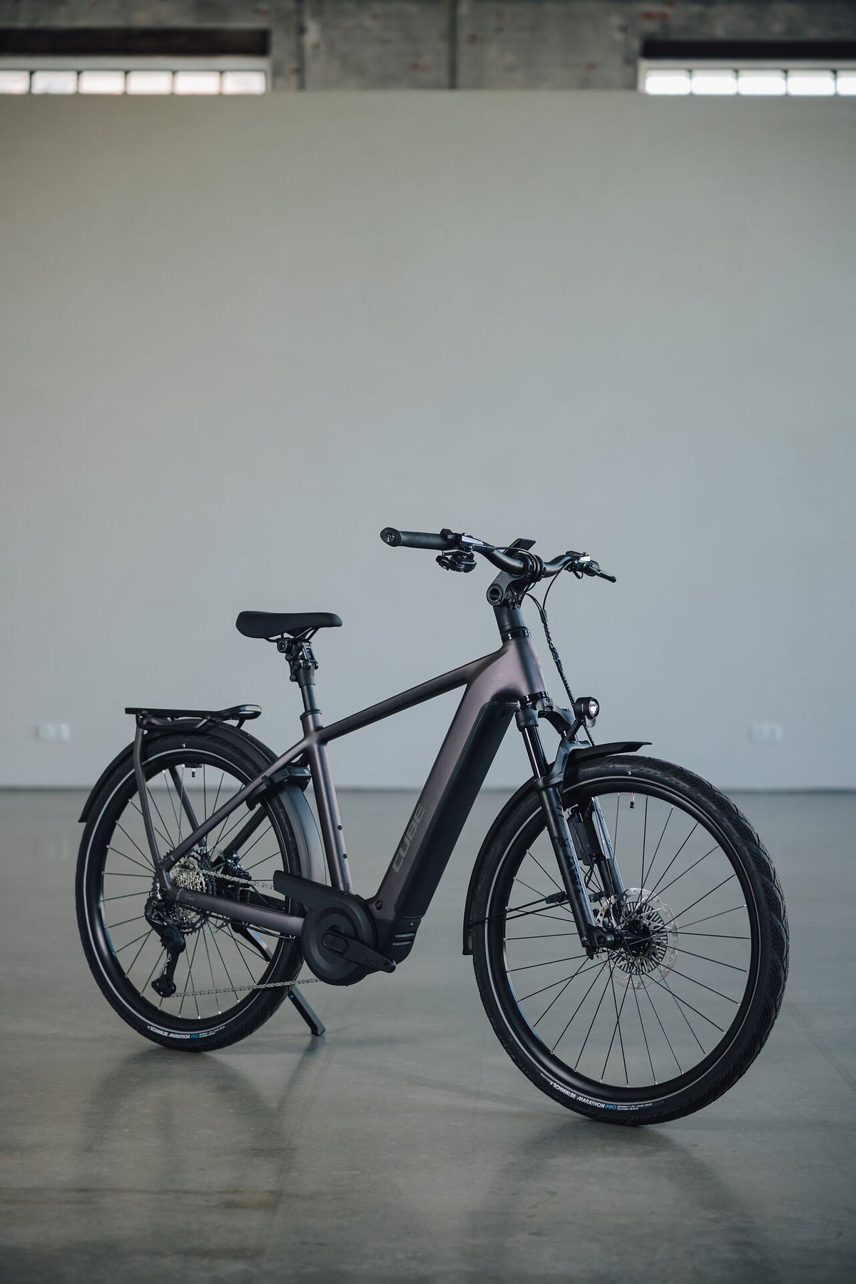 Cube Kathmandu Hybrid SLT 800 mysticgraphite´n´reflex Easy Entry 2027 – E-Trekkingrad – Seitenansicht 4