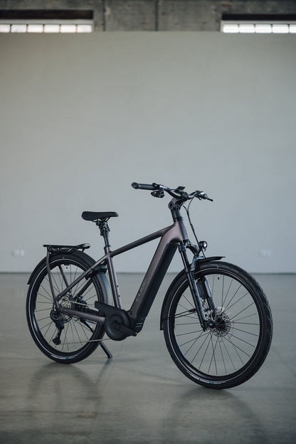 Cube Kathmandu Hybrid SLT 800 mysticgraphite´n´reflex Easy Entry 2027 – E-Trekkingrad – Seitenansicht 4