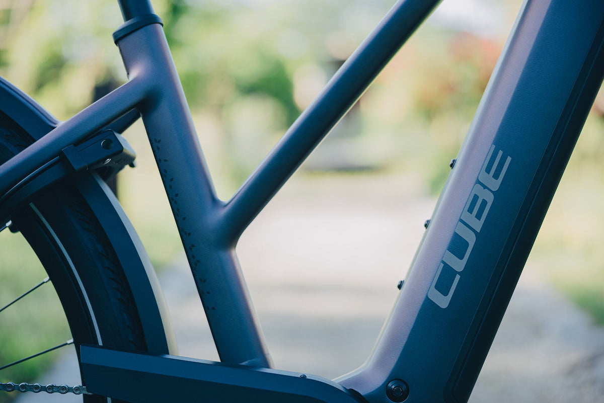 Cube Kathmandu Hybrid SLT 800 mysticgraphite´n´reflex Trapeze 2027 – E-Trekkingrad – Detailansicht 3