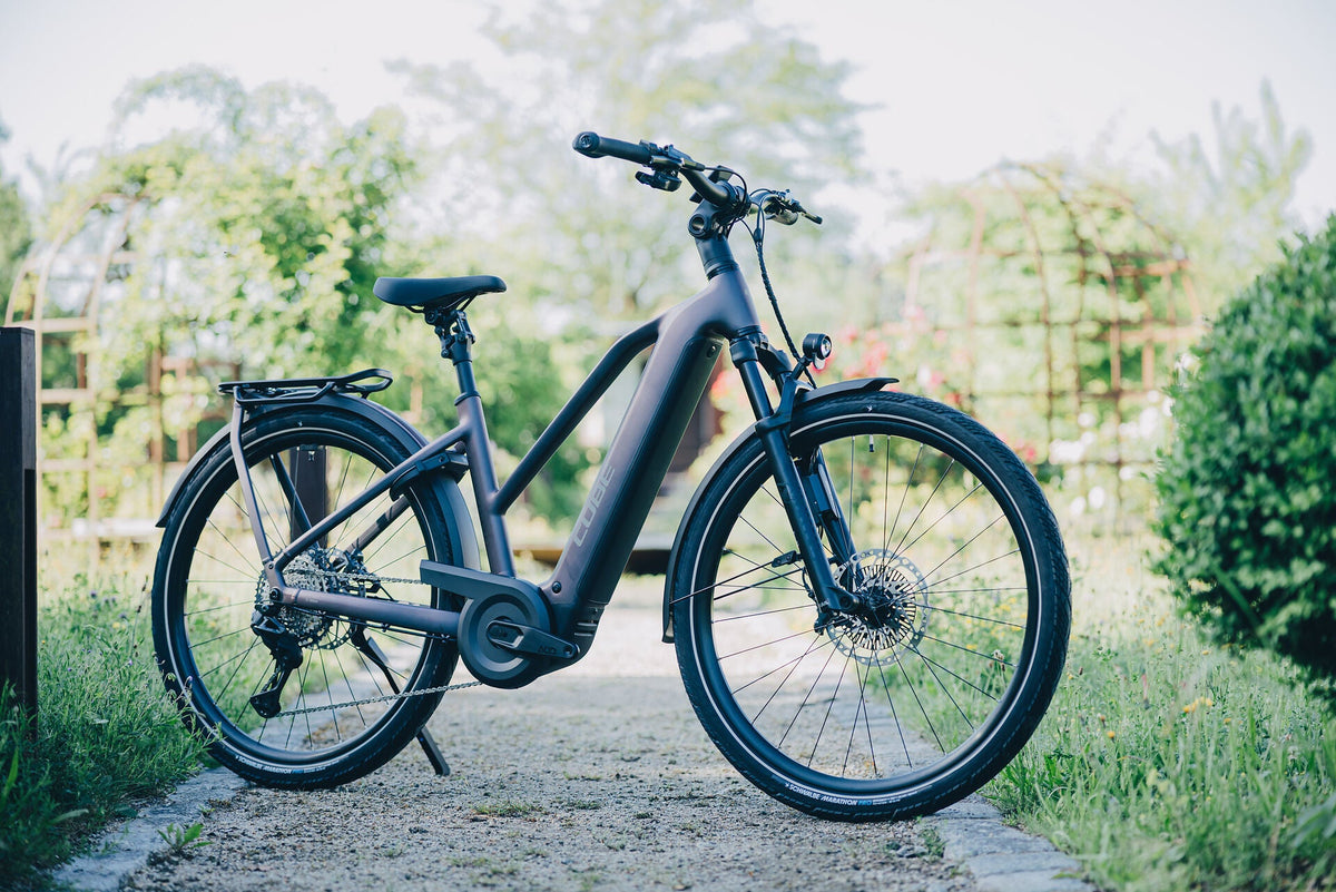 Cube Kathmandu Hybrid SLT 800 mysticgraphite´n´reflex Trapeze 2027 – E-Trekkingrad – Seitenansicht 3