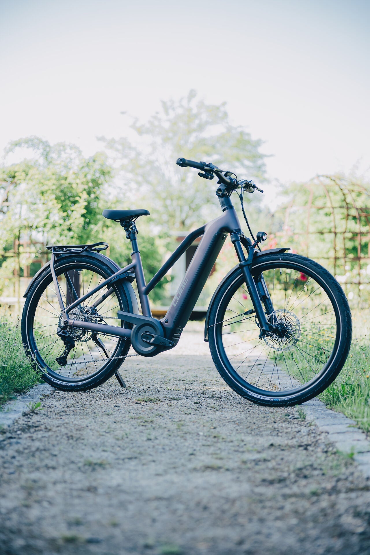 Cube Kathmandu Hybrid SLT 800 mysticgraphite´n´reflex Trapeze 2027 – E-Trekkingrad – Seitenansicht 4