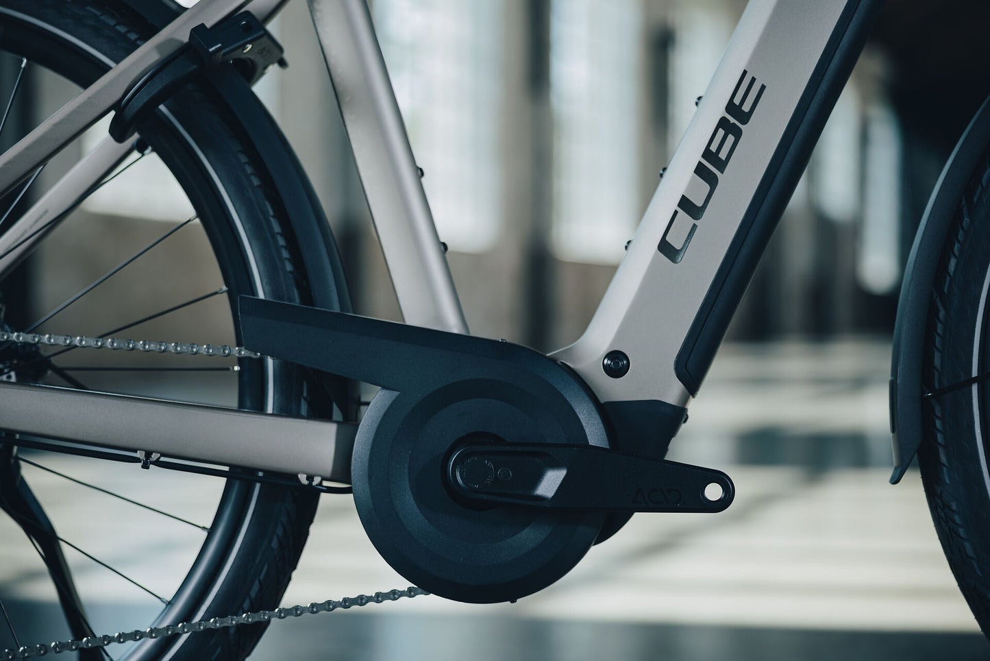 Cube Kathmandu Hybrid SLX 800 flashstone´n´chrome 2027 – E-Trekkingrad – Detailansicht 2