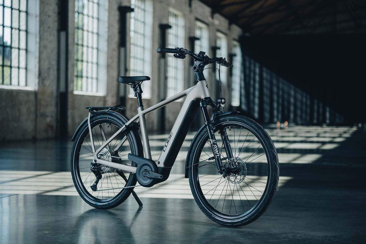 Cube Kathmandu Hybrid SLX 800 flashstone´n´chrome 2027 – E-Trekkingrad – Seitenansicht 4