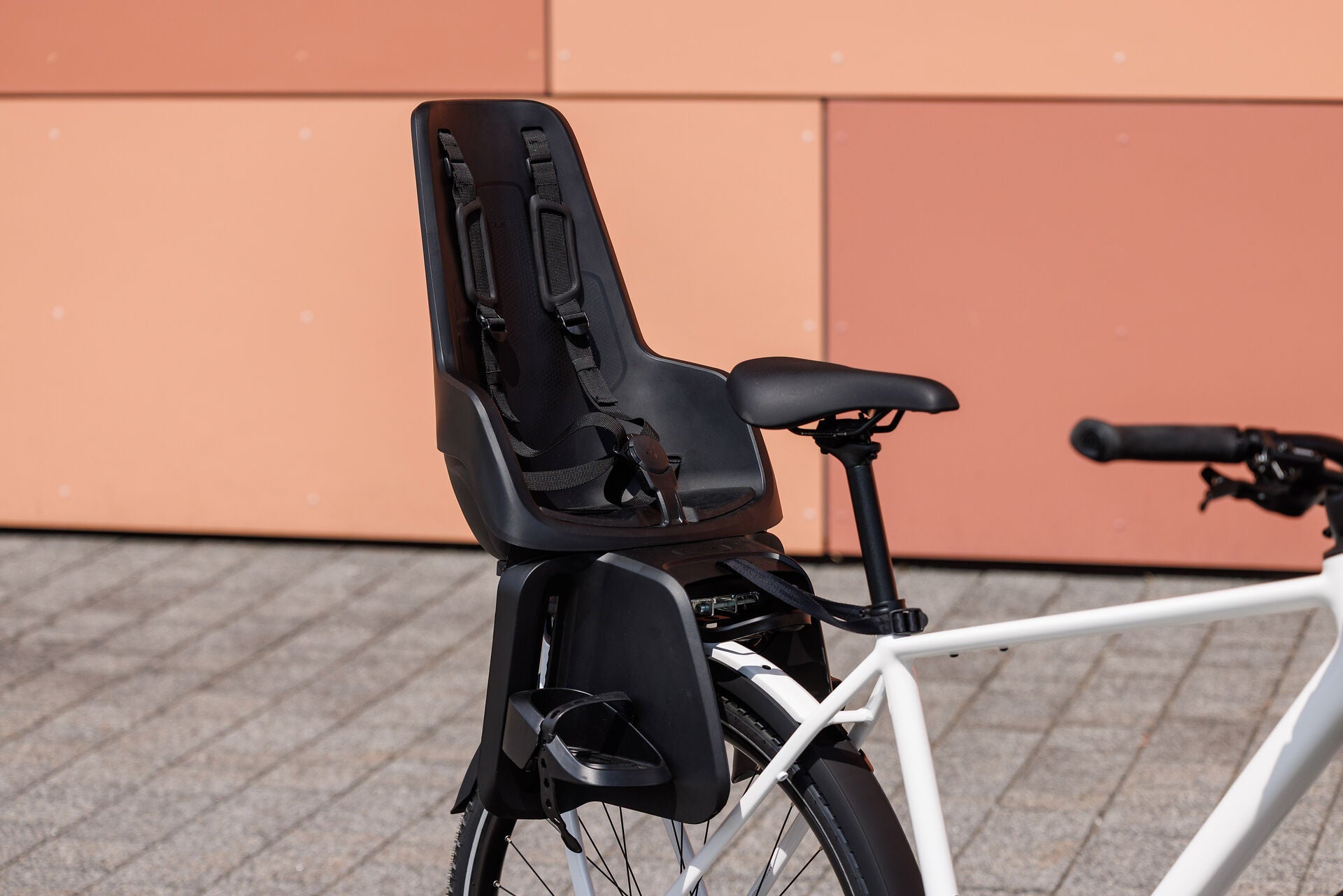 Cube Kathmandu Pro metallicwhite´n´chrome 2027 – Trekkingrad – Detailansicht 1