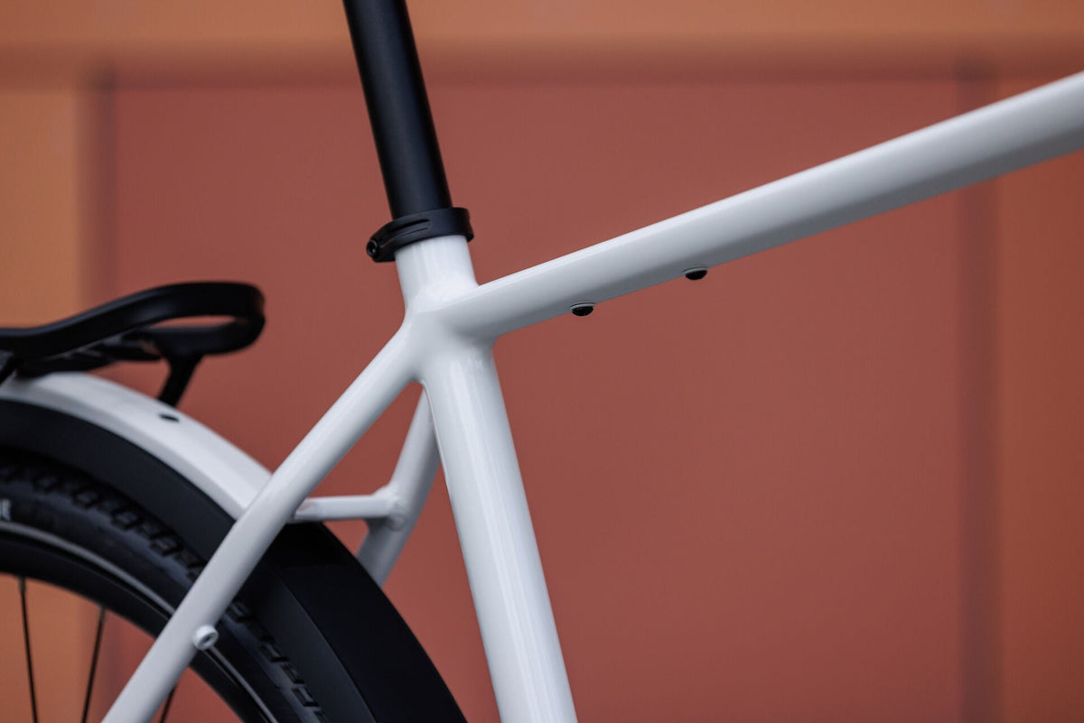 Cube Kathmandu Pro metallicwhite´n´chrome 2027 – Trekkingrad – Detailansicht 3