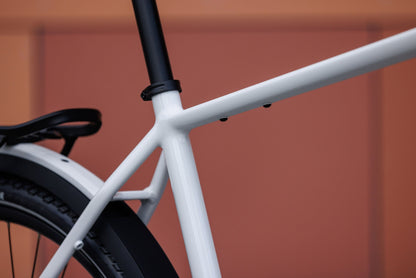 Cube Kathmandu Pro metallicwhite´n´chrome 2027 – Trekkingrad – Detailansicht 3