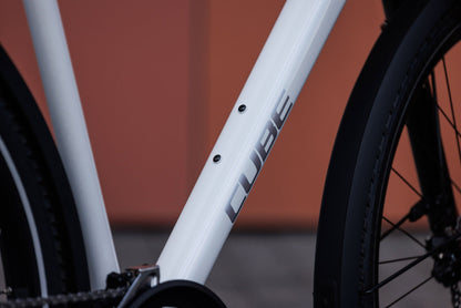 Cube Kathmandu Pro metallicwhite´n´chrome 2027 – Trekkingrad – Detailansicht 11