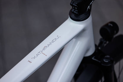Cube Kathmandu Pro metallicwhite´n´chrome 2027 – Trekkingrad – Detailansicht 13