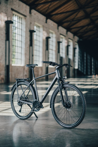 Cube Kathmandu Pro slabgrey´n´chrome 2027 – Trekkingrad – Seitenansicht 4