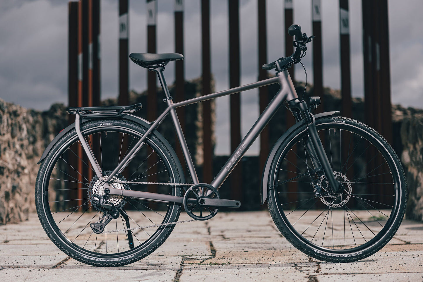 Cube Kathmandu SLX mysticgraphite´n´reflex 2027 – Trekkingrad – Seitenansicht 1