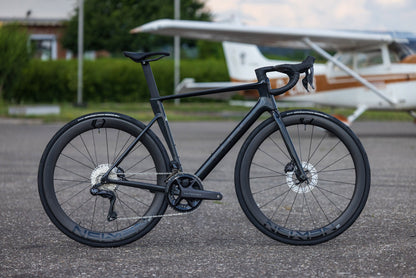 Cube Litening AIR C:68X Race blackpearl´n´black 2027 – Rennrad – Seitenansicht 2
