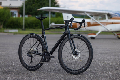 Cube Litening AIR C:68X Race blackpearl´n´black 2027 – Rennrad – Seitenansicht 4