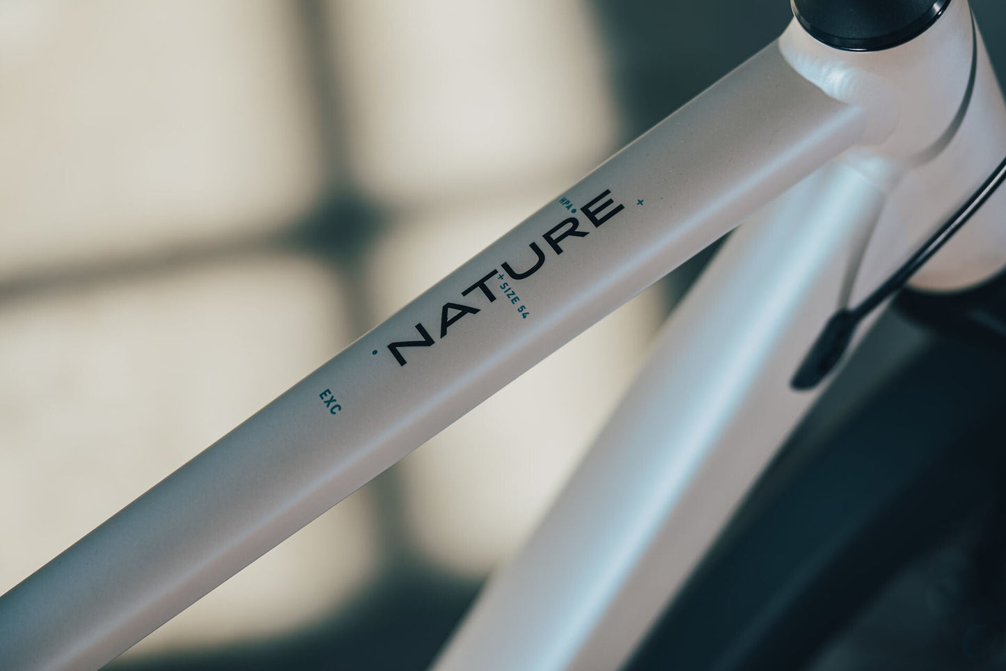 Cube Nature EXC FE glintsand´n´black 2027 – Crossrad – Detailansicht 1