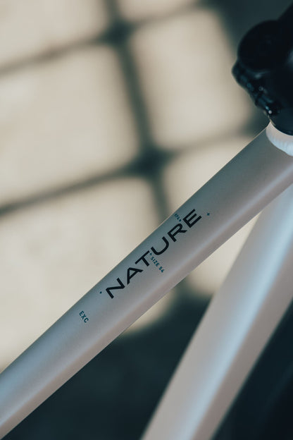 Cube Nature EXC FE glintsand´n´black 2027 – Crossrad – Detailansicht 2