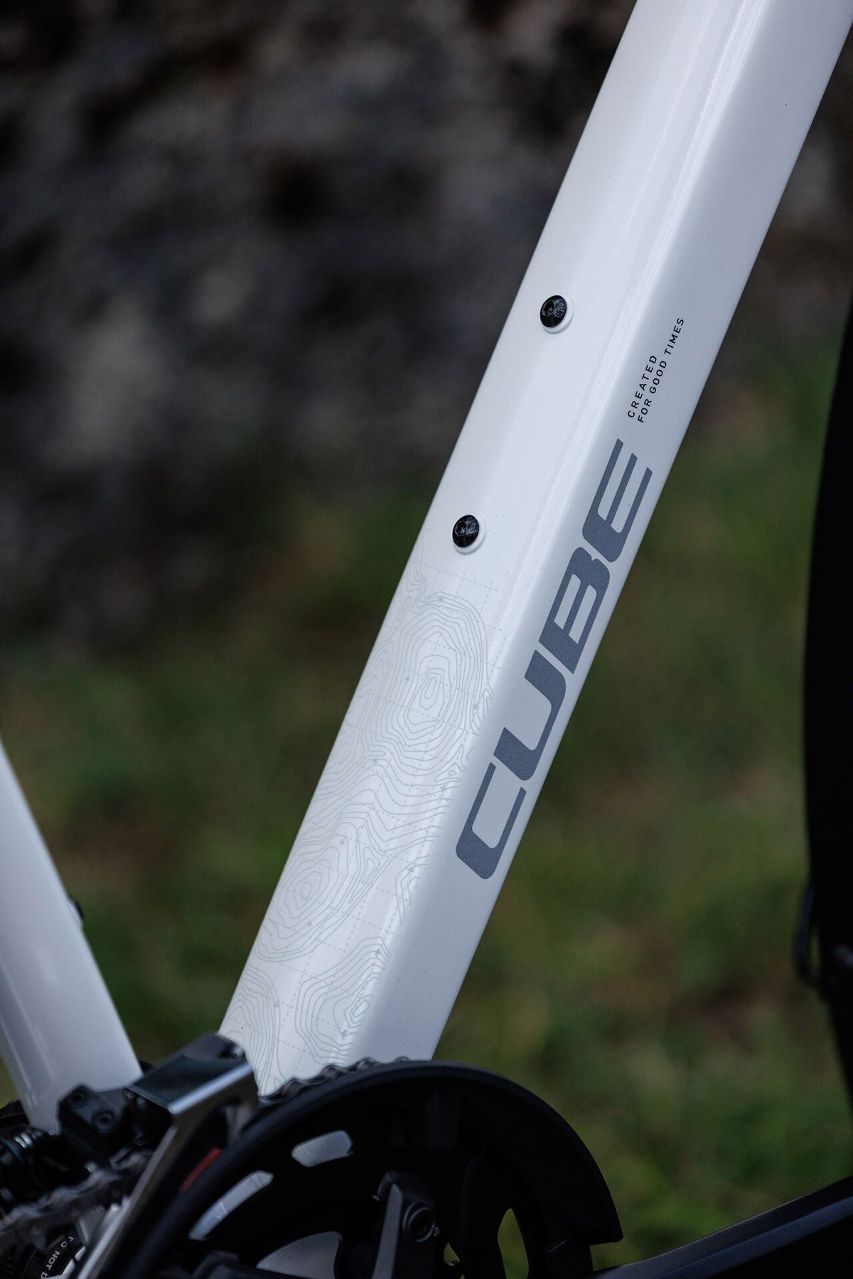 Cube Nature Pro FE metallicwhite´n´reflex 2027 – Crossrad – Detailansicht 2