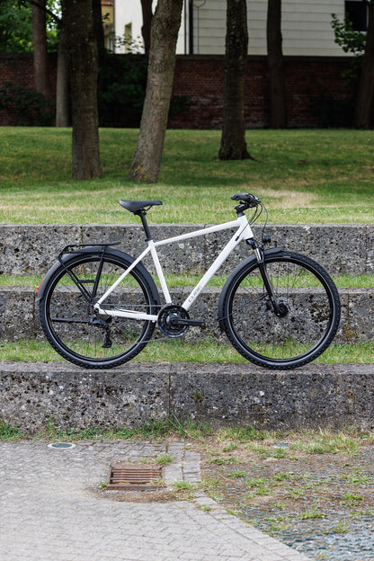 Cube Nature Pro FE metallicwhite´n´reflex 2027 – Crossrad – Seitenansicht 2