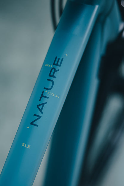 Cube Nature Pro FE surfblue´n´blue 2027 – Crossrad – Detailansicht 2