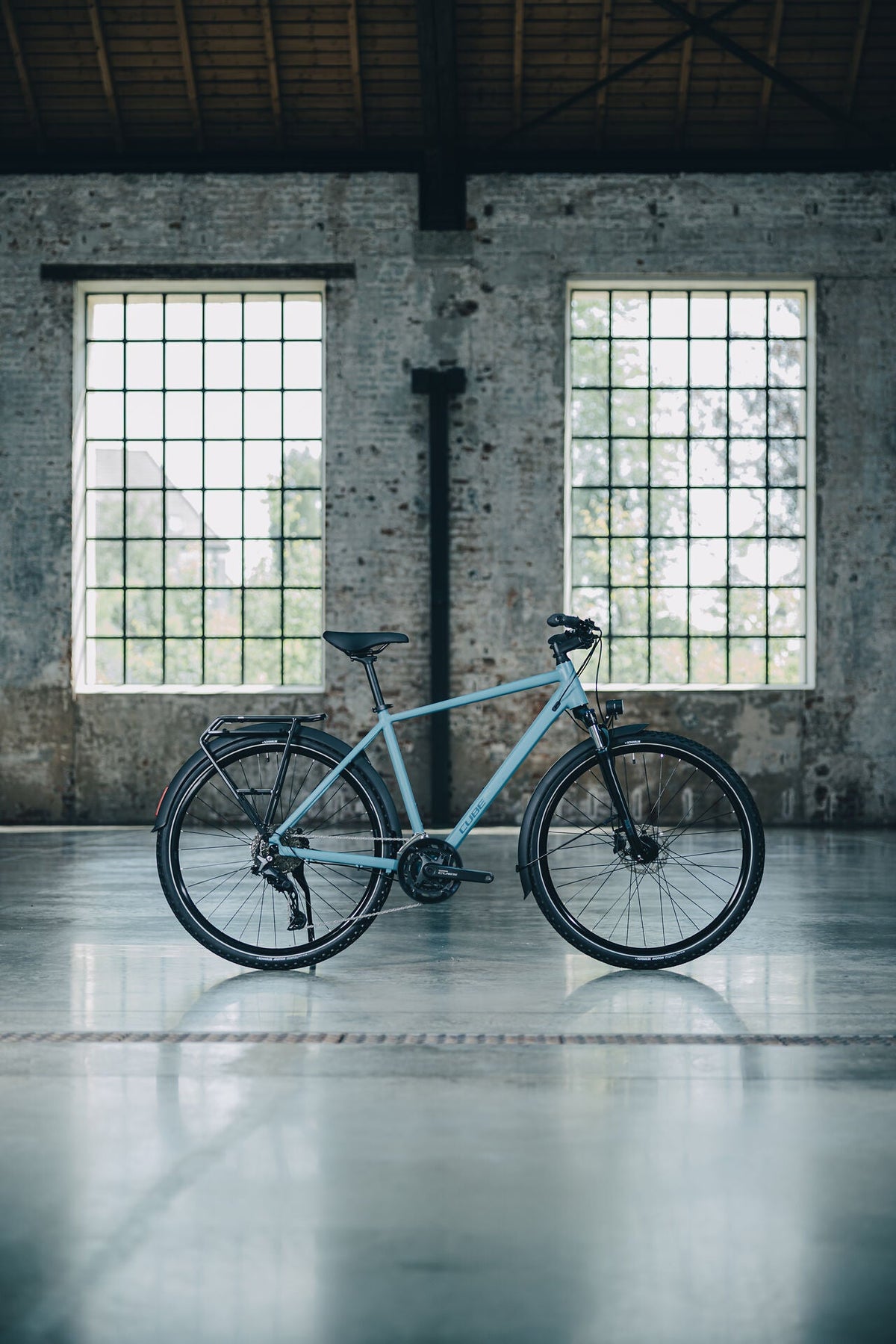 Cube Nature Pro FE surfblue´n´blue 2027 – Crossrad – Seitenansicht 1