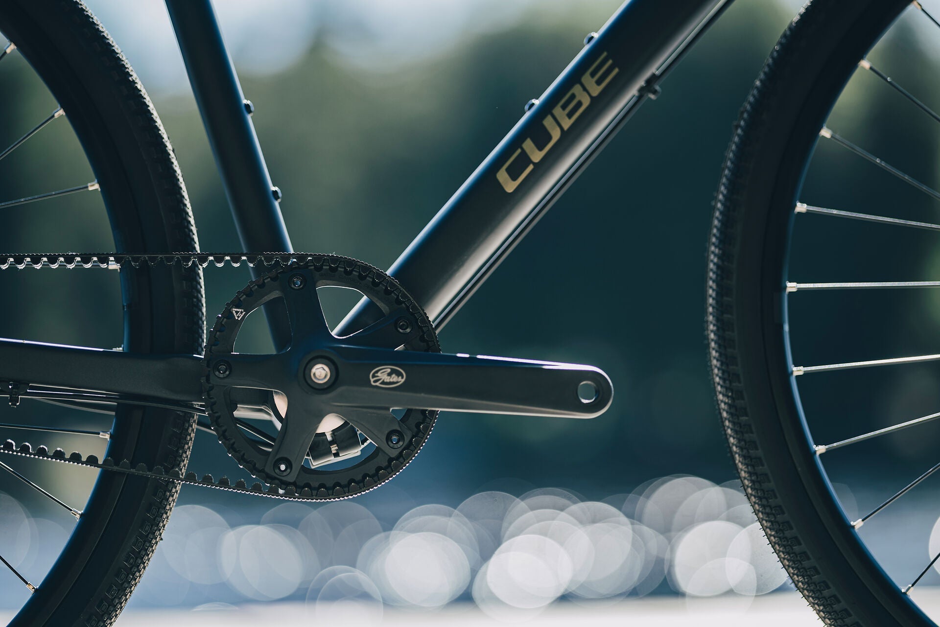 Cube Nulane Deluxe EXC grey´n´chrome 2027 – Fitnessbike – Detailansicht 1