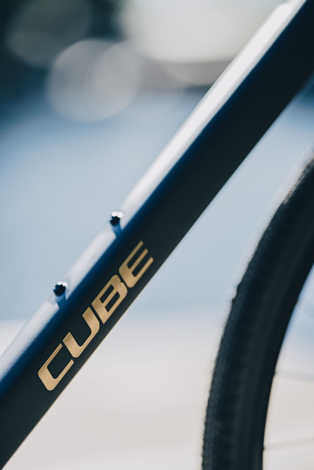 Cube Nulane Deluxe EXC grey´n´chrome 2027 – Fitnessbike – Detailansicht 3