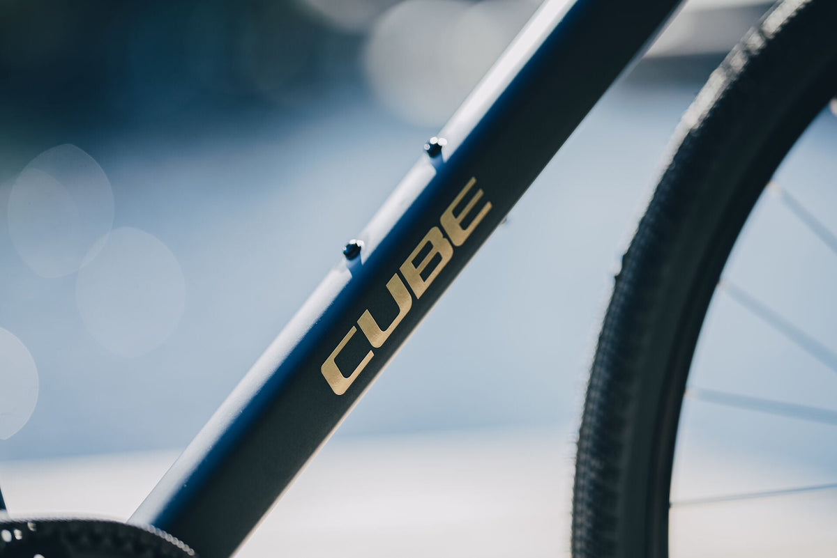 Cube Nulane Deluxe EXC grey´n´chrome 2027 – Fitnessbike – Detailansicht 4