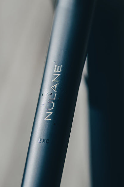 Cube Nulane Deluxe EXC grey´n´chrome 2027 – Fitnessbike – Detailansicht 12