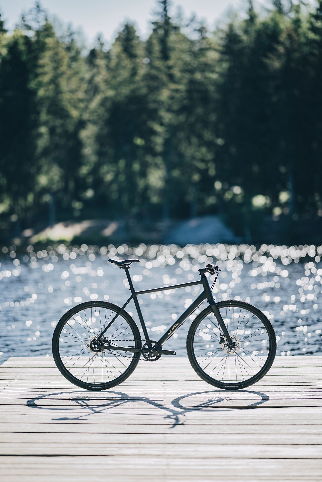 Cube Nulane Deluxe EXC grey´n´chrome 2027 – Fitnessbike – Seitenansicht 1