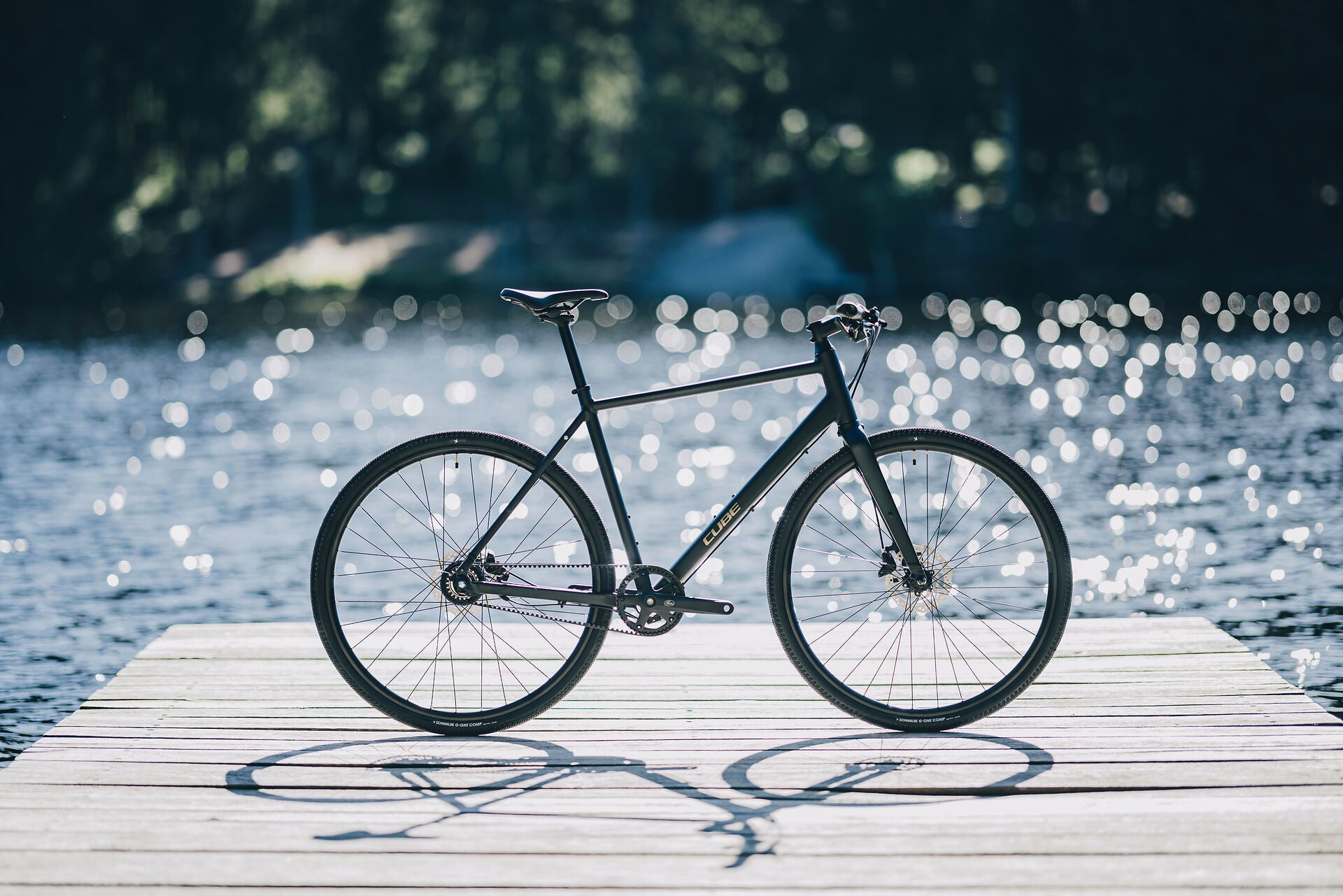Cube Nulane Deluxe EXC grey´n´chrome 2027 – Fitnessbike – Seitenansicht 2