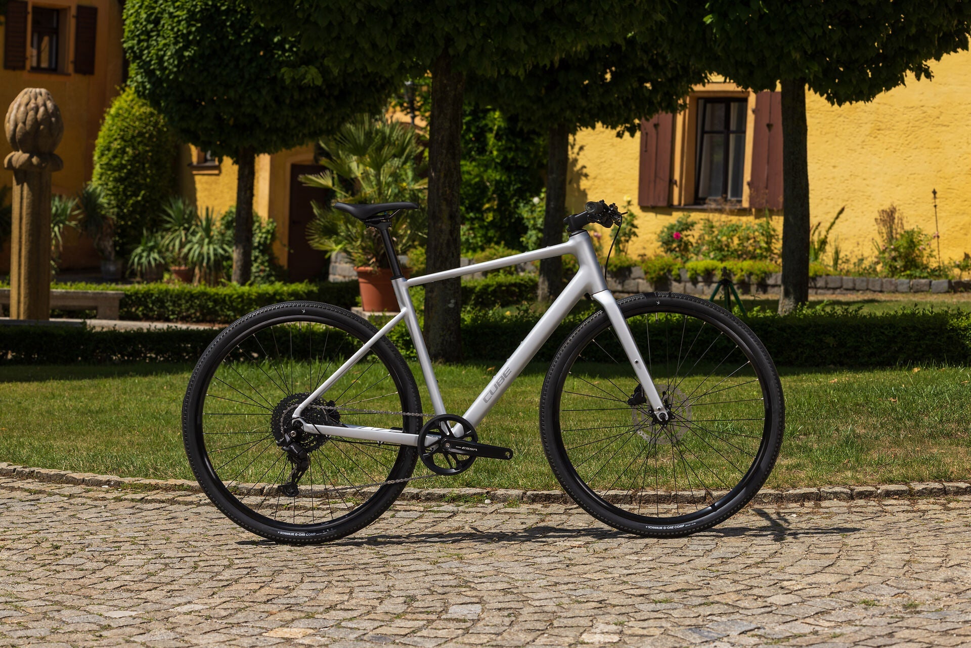 Cube Nulane ONE silverstar´n´reflex 2027 – Fitnessbike – Seitenansicht 2