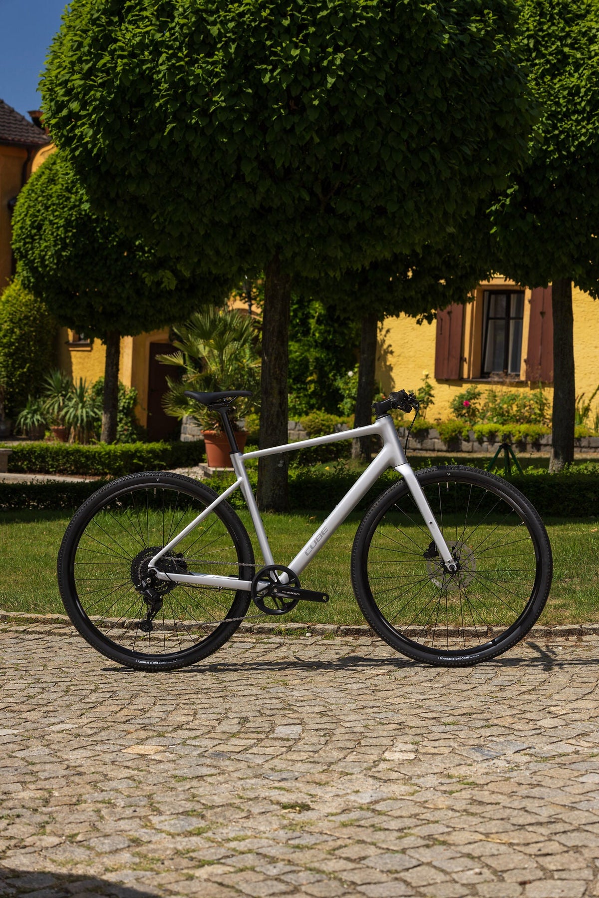 Cube Nulane ONE silverstar´n´reflex 2027 – Fitnessbike – Seitenansicht 3
