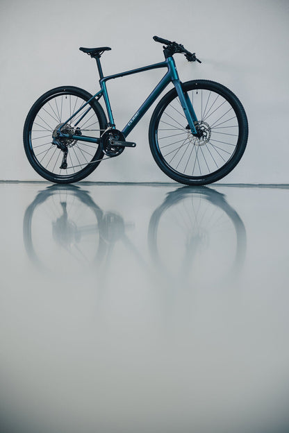 Cube Nulane Race smaragdgrey´n´prizm 2027 – Fitnessbike – Seitenansicht 3