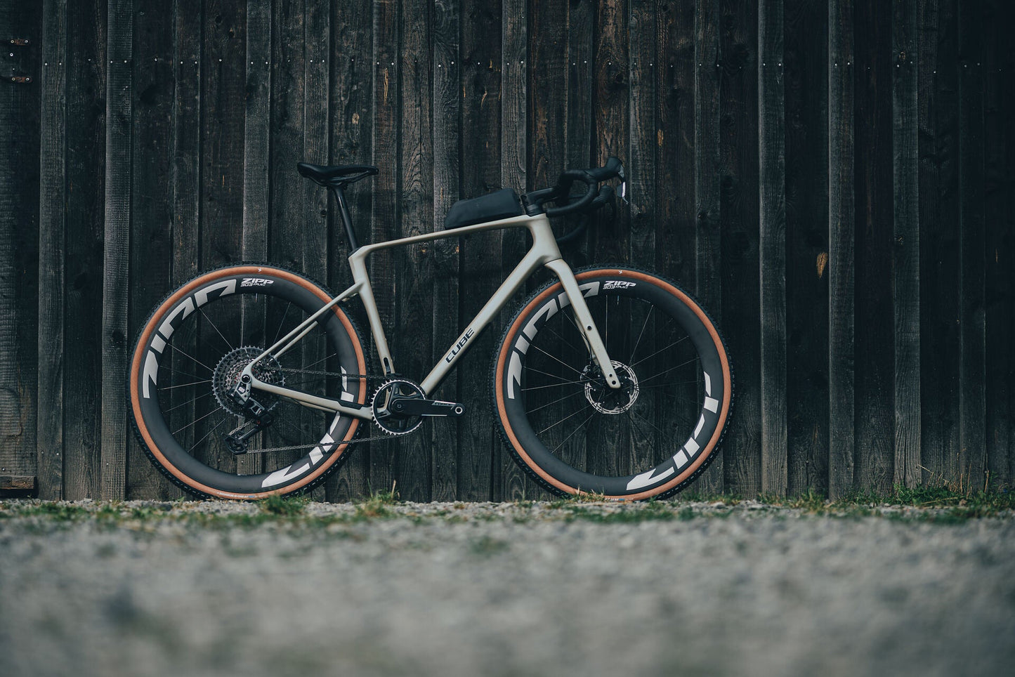 Cube Nuroad C:62 SLX glintsand´n´black 2027 – Gravelbike – Seitenansicht 1