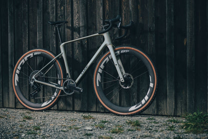 Cube Nuroad C:62 SLX glintsand´n´black 2027 – Gravelbike – Seitenansicht 5