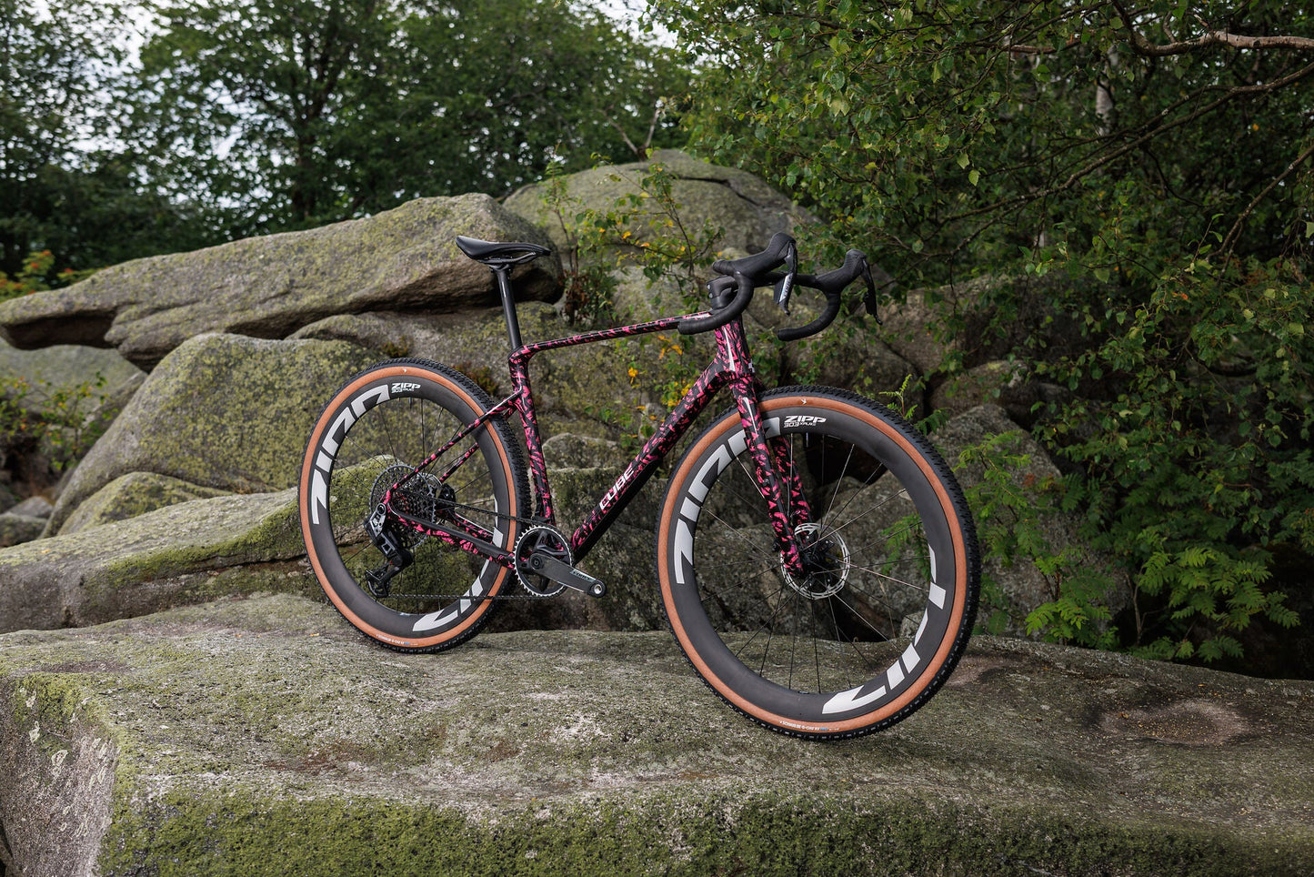 Cube Nuroad C:62 SLX pinkaction´n´black 2027 – Gravelbike – Seitenansicht 1