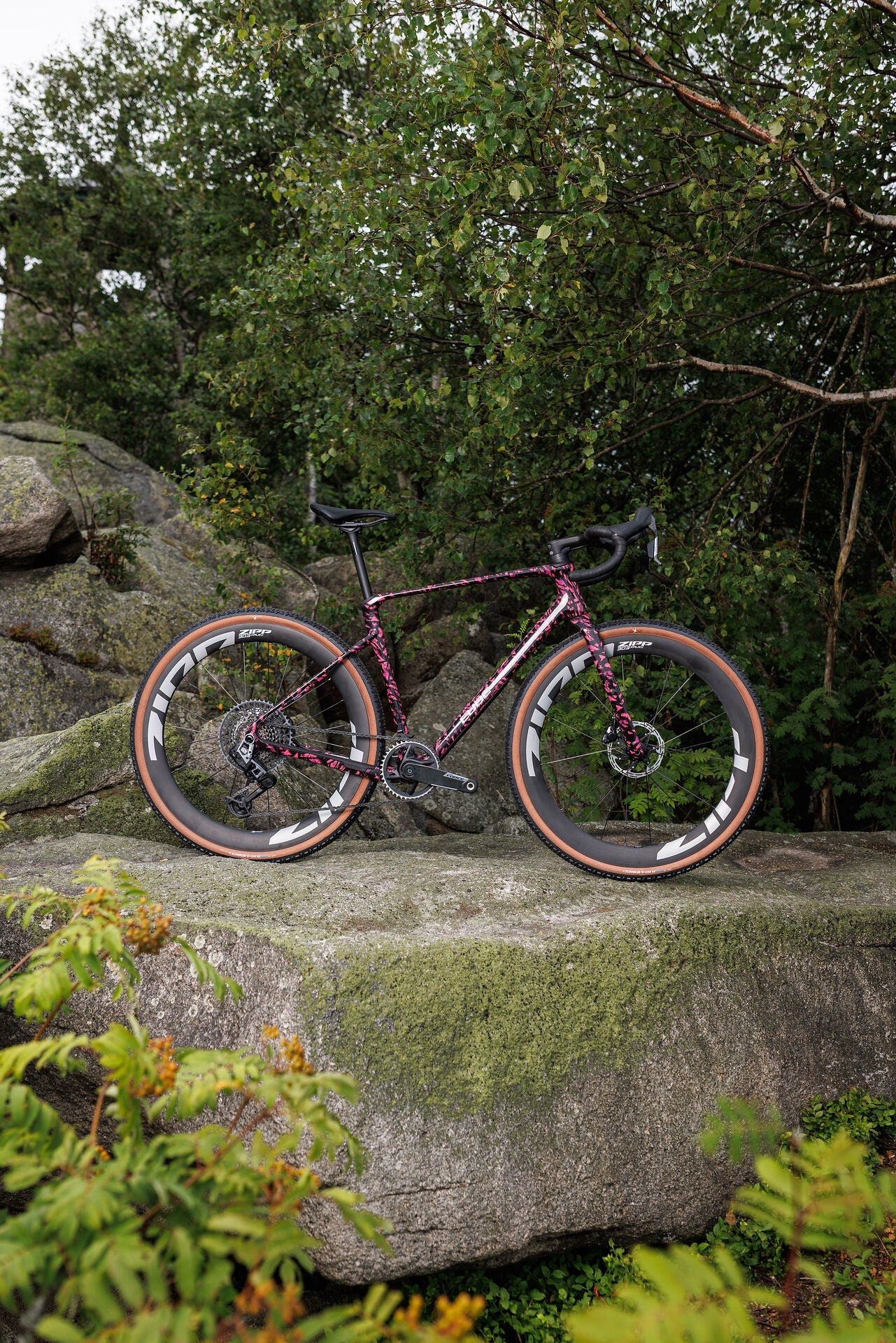 Cube Nuroad C:62 SLX pinkaction´n´black 2027 – Gravelbike – Seitenansicht 4