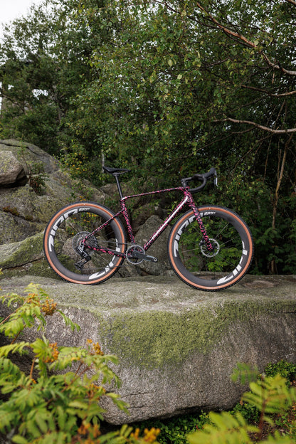 Cube Nuroad C:62 SLX pinkaction´n´black 2027 – Gravelbike – Seitenansicht 4