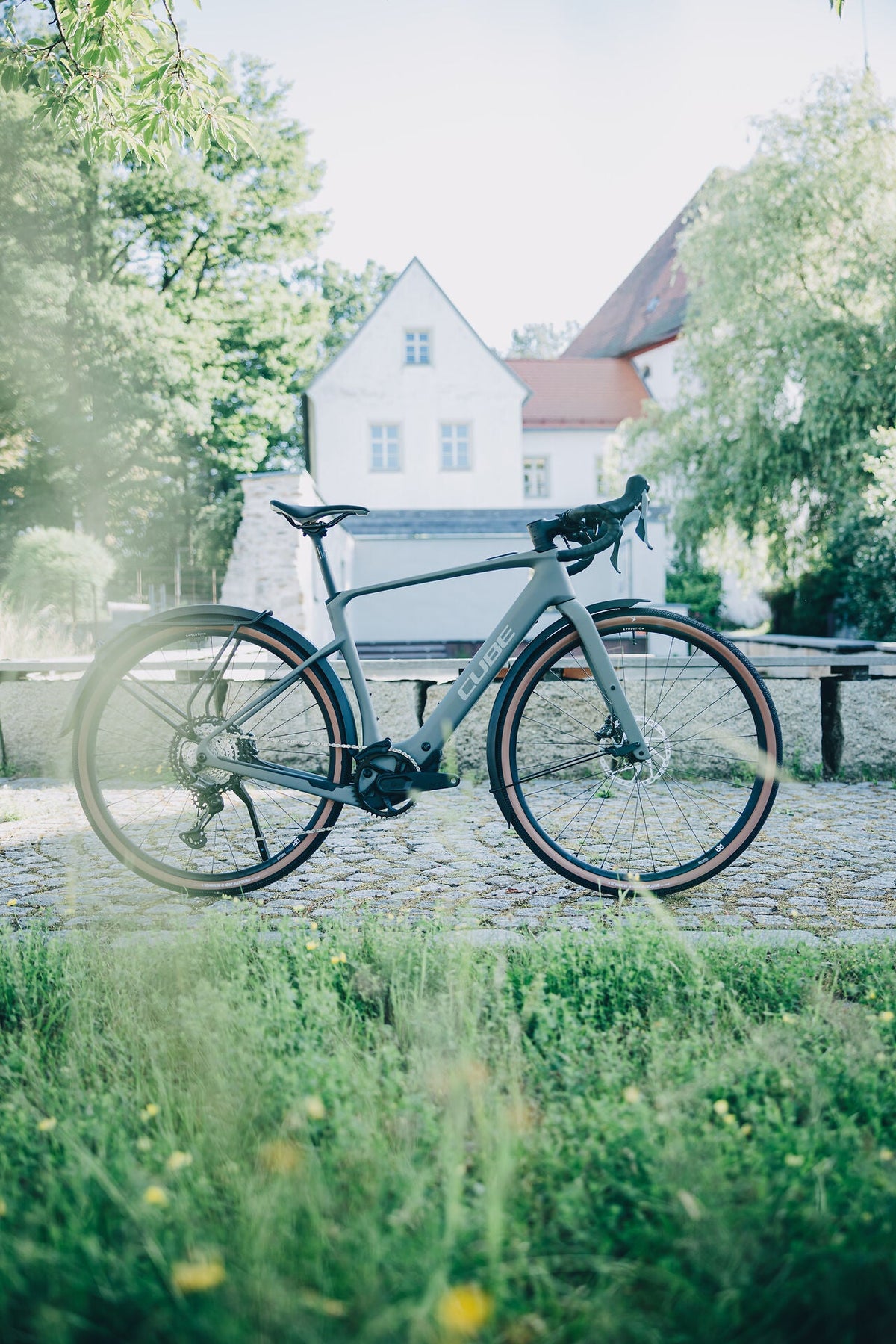 Cube Nuroad Hybrid C:62 Race 400X FE oldgrey´n´grey 2027 – E-Gravelbike – Seitenansicht 2