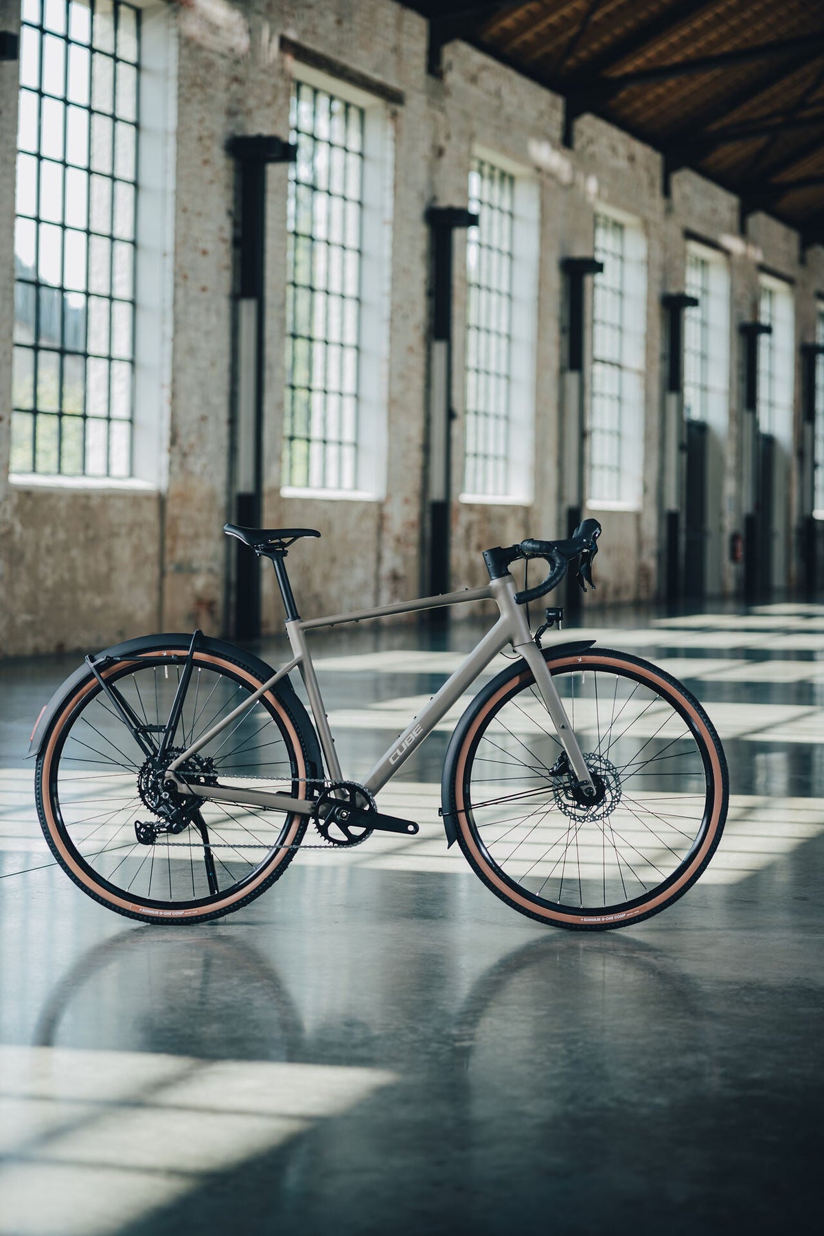 Cube Nuroad ONE FE wood´n´grey 2027 – Gravelbike – Seitenansicht 2
